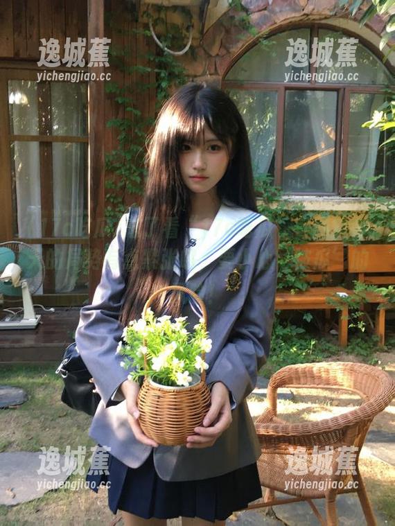 忘了看“17c吃瓜”官网？今天的局势有点紧张哦，要小心‘被瓜’的风险！