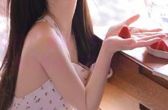 “据说”今天17c吃瓜发布了一个重磅新闻，可以原地打转了？