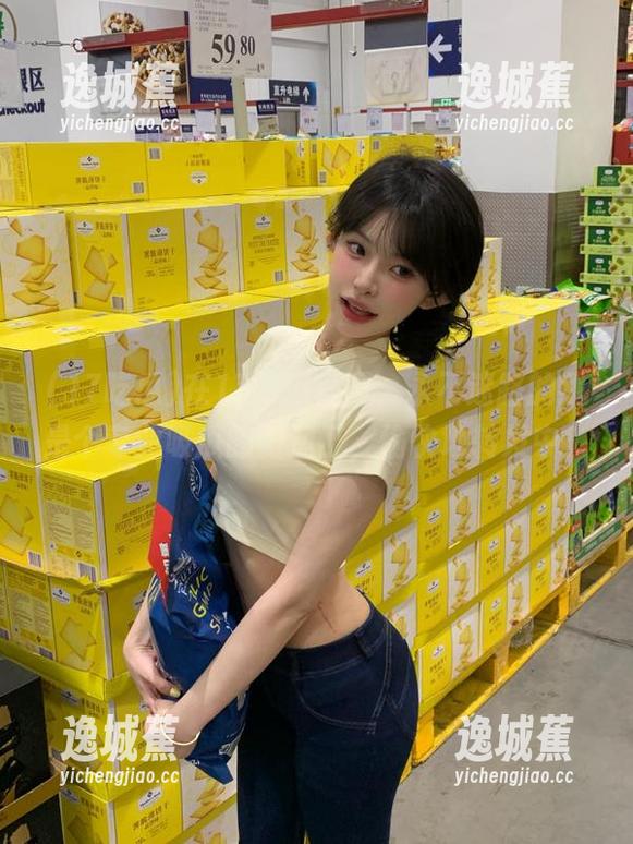 在17吃瓜官网，永不迷路的我是个专业吸瓜的搬运工，愉快地转发中！
