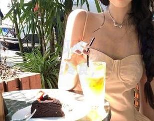 58吃瓜网最新吃瓜线路：一边看热闹一边吃零食，太完美了！