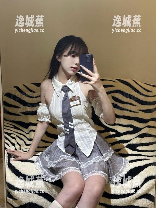 92吃瓜网苹果版：今日在中心全新吃瓜体验，舌尖上的下午茶？