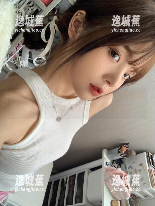 链接点这儿，cgw最新的狗血剧要上演，记得托好下巴，别掉了！