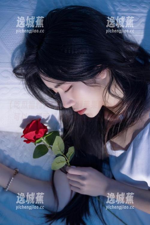 这吃瓜福利苹果版，果皮薄得可以，里面却藏着无数的心思和八卦。