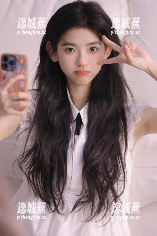在“吃瓜网”在线观看，就像在迷宫里冲浪，永不迷路，瓜香四溢的水波荡漾！