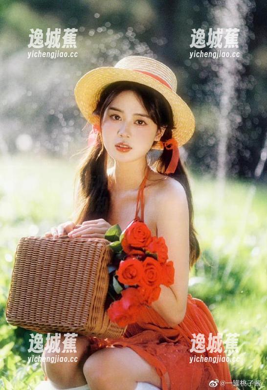 我在吃瓜网观看免费吃瓜，背后的气氛却让我心里痒痒的…