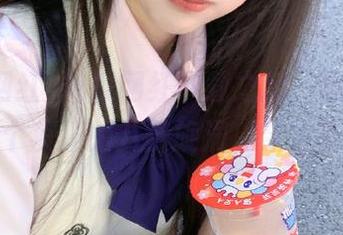 吃瓜网红下载之后，黑料抖音真是个疯狂的八卦旋涡，欲罢不能！