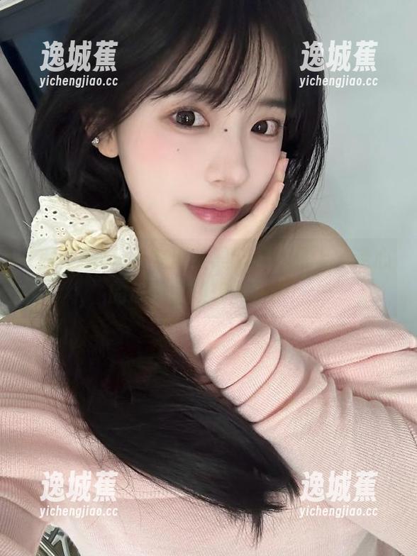 走在网红黑料的线路上，走心的瓜味比预想的要浓！