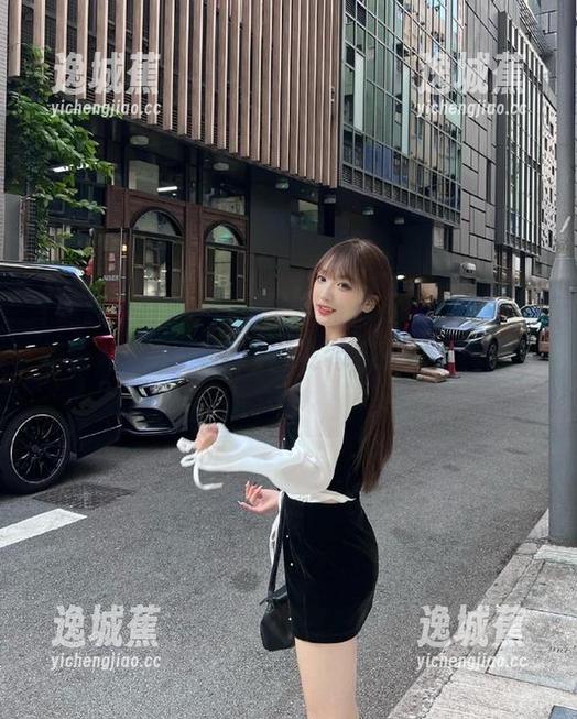 今天登录黑料不打烊，热瓜铺天盖地，24小时都没有停过，太疯狂了！