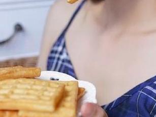 在黑料社在线导航中徘徊，让瓜的冲击力充满每一天吧！