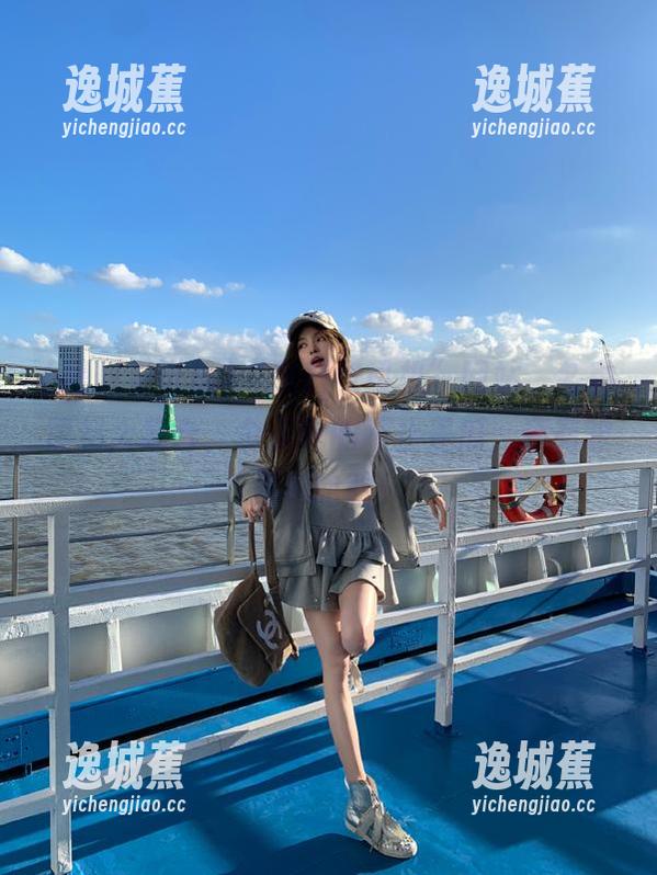 “黑料老司机”网站，各种黑料大集合，今天吃的不止是瓜，还有皱眉和哈哈！