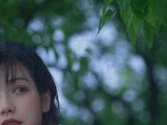 “黑正能量料”登录后，发现的竟然是个“黑暗入口”滑稽大赛！