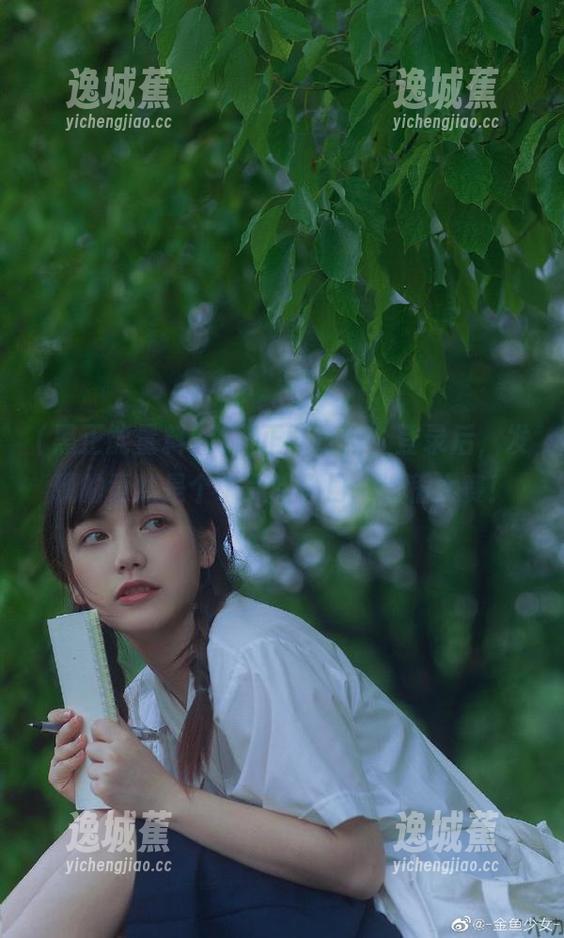 “黑正能量料”登录后，发现的竟然是个“黑暗入口”滑稽大赛！